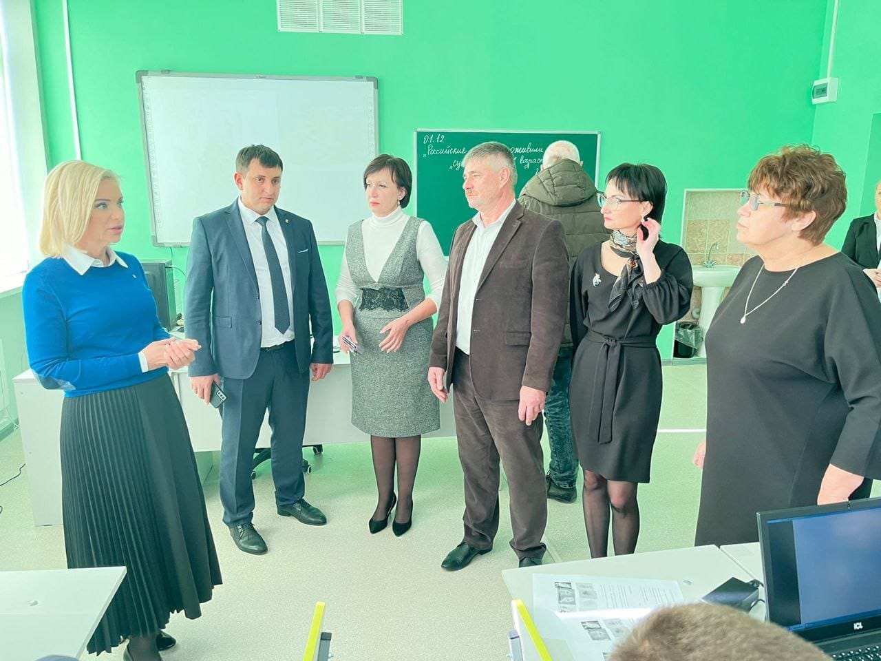 «Единая Россия» и Минпросвещения подвели предварительные итоги программы капремонта школ в 2023 году.