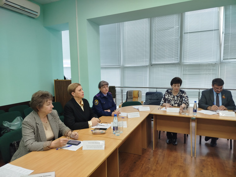 Представитель Изобильненского межрайонного следственного отдела приняла участие в заседании межведомственной комиссии по профилактике нарушений трудовых прав. Представитель Изобильненского межрайонного следственного отдела приняла участие в заседании межведомственной комиссии по профилактике нарушений трудовых прав.