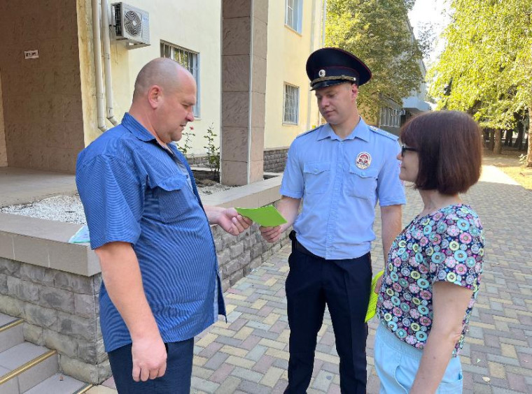 В Изобильненском округе полицейские и общественники провели беседы в рамках профилактического мероприятия «Стоп мошенник».